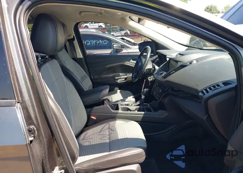 2017 Ford Escape Se из США, поврежденный, VIN 1FMCU9G95HUF06353